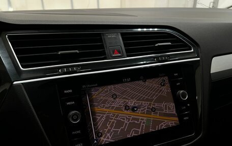 Volkswagen Tiguan II, 2021 год, 2 399 000 рублей, 16 фотография
