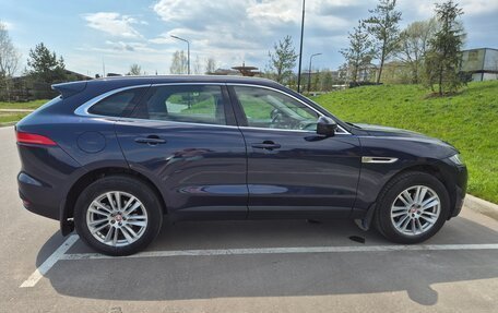 Jaguar F-Pace, 2017 год, 2 600 000 рублей, 3 фотография