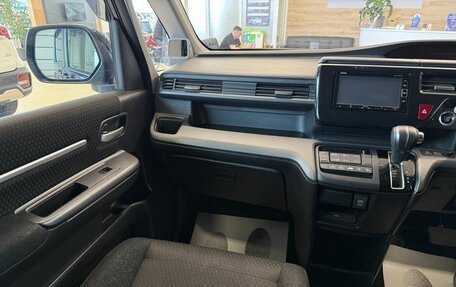 Honda Stepwgn IV, 2019 год, 2 499 900 рублей, 14 фотография
