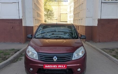 Renault Sandero I, 2013 год, 370 000 рублей, 1 фотография