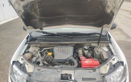 Renault Logan II, 2017 год, 650 000 рублей, 9 фотография