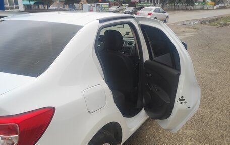 Renault Logan II, 2017 год, 650 000 рублей, 7 фотография