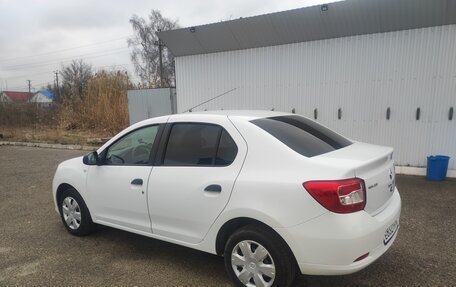 Renault Logan II, 2017 год, 650 000 рублей, 4 фотография