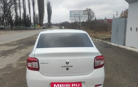 Renault Logan II, 2017 год, 650 000 рублей, 2 фотография