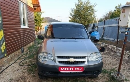 Chevrolet Niva I рестайлинг, 2011 год, 560 000 рублей, 2 фотография