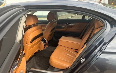 BMW 7 серия, 2019 год, 3 900 000 рублей, 6 фотография