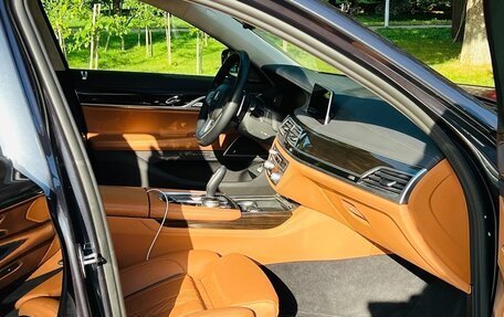 BMW 7 серия, 2019 год, 3 900 000 рублей, 8 фотография
