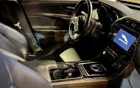 Jaguar XE I рестайлинг, 2015 год, 1 450 000 рублей, 9 фотография