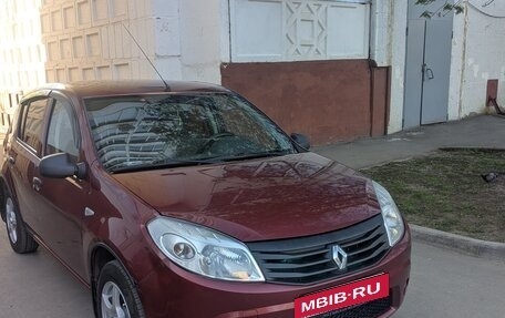 Renault Sandero I, 2013 год, 370 000 рублей, 2 фотография