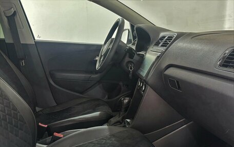 Volkswagen Polo VI (EU Market), 2011 год, 920 000 рублей, 10 фотография