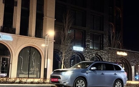 Mitsubishi Outlander III рестайлинг 3, 2014 год, 2 080 000 рублей, 1 фотография