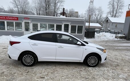 Hyundai Solaris II рестайлинг, 2017 год, 2 фотография