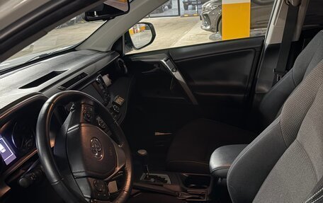 Toyota RAV4, 2018 год, 2 850 000 рублей, 8 фотография