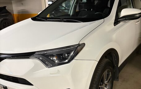 Toyota RAV4, 2018 год, 2 850 000 рублей, 6 фотография