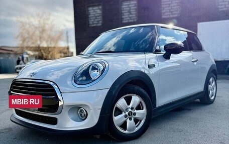 MINI Hatch, 2019 год, 2 600 000 рублей, 2 фотография