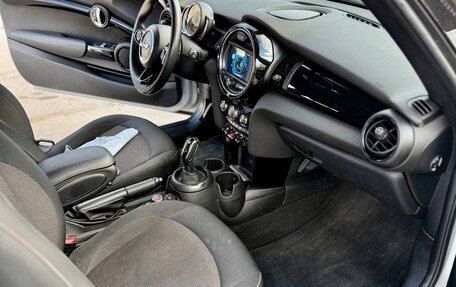 MINI Hatch, 2019 год, 2 600 000 рублей, 19 фотография