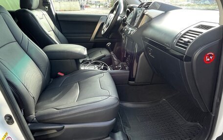 Toyota Land Cruiser Prado 150 рестайлинг 2, 2016 год, 4 150 000 рублей, 9 фотография