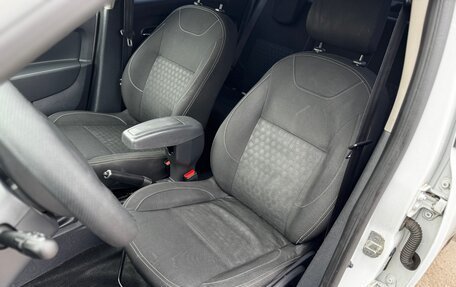 Renault Logan II, 2016 год, 775 000 рублей, 15 фотография