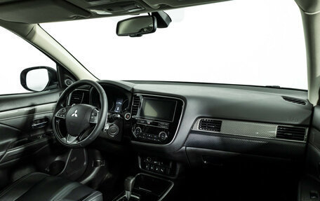 Mitsubishi Outlander III рестайлинг 3, 2020 год, 2 499 700 рублей, 9 фотография
