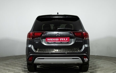 Mitsubishi Outlander III рестайлинг 3, 2020 год, 2 499 700 рублей, 6 фотография