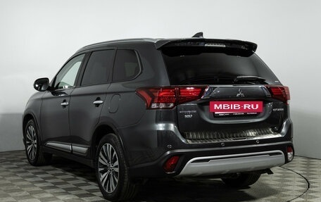Mitsubishi Outlander III рестайлинг 3, 2020 год, 2 499 700 рублей, 7 фотография