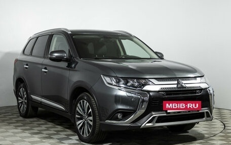 Mitsubishi Outlander III рестайлинг 3, 2020 год, 2 499 700 рублей, 3 фотография