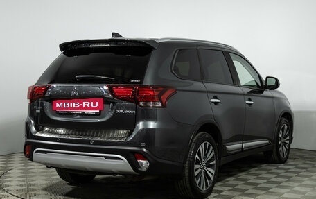 Mitsubishi Outlander III рестайлинг 3, 2020 год, 2 499 700 рублей, 5 фотография