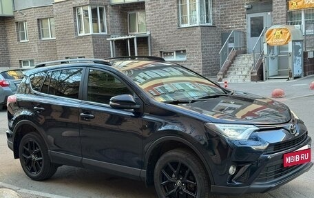 Toyota RAV4, 2019 год, 2 480 000 рублей, 3 фотография