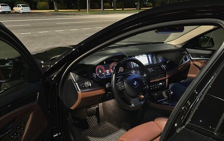 BMW 5 серия, 2015 год, 2 090 000 рублей, 2 фотография