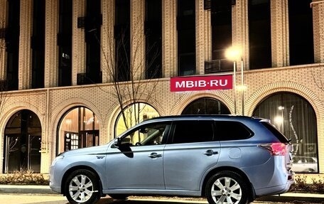 Mitsubishi Outlander III рестайлинг 3, 2014 год, 2 080 000 рублей, 6 фотография