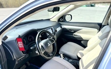 Mitsubishi Outlander III рестайлинг 3, 2014 год, 2 080 000 рублей, 11 фотография