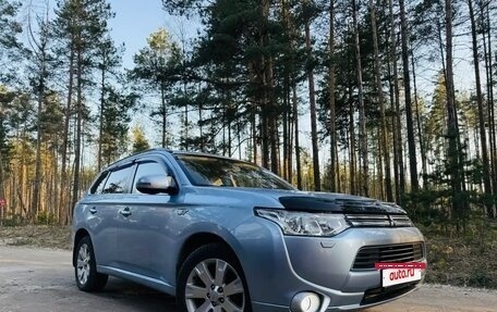Mitsubishi Outlander III рестайлинг 3, 2014 год, 2 080 000 рублей, 8 фотография
