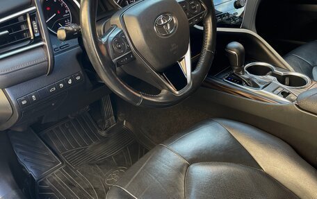Toyota Camry, 2018 год, 2 700 000 рублей, 12 фотография
