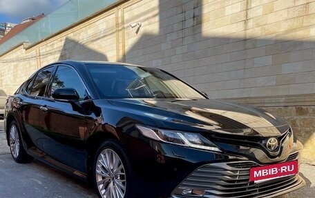 Toyota Camry, 2018 год, 2 700 000 рублей, 2 фотография