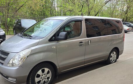 Hyundai Grand Starex Grand Starex I рестайлинг 2, 2012 год, 1 700 000 рублей, 2 фотография
