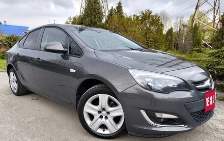 Opel Astra J, 2013 год, 795 000 рублей, 3 фотография