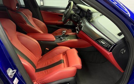 BMW M5, 2018 год, 6 900 000 рублей, 9 фотография