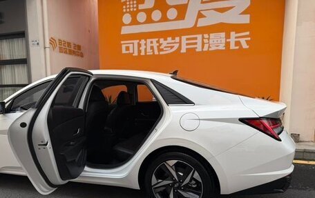 Hyundai Elantra, 2022 год, 1 277 000 рублей, 8 фотография