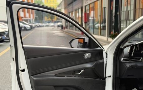 Hyundai Elantra, 2022 год, 1 277 000 рублей, 19 фотография