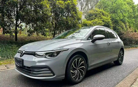 Volkswagen Golf VIII, 2023 год, 1 555 000 рублей, 1 фотография