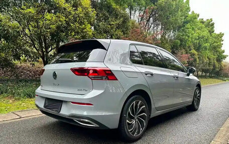 Volkswagen Golf VIII, 2023 год, 1 555 000 рублей, 3 фотография