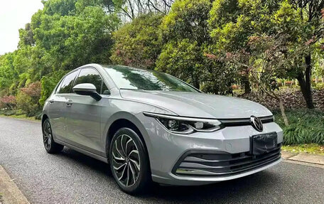 Volkswagen Golf VIII, 2023 год, 1 555 000 рублей, 2 фотография