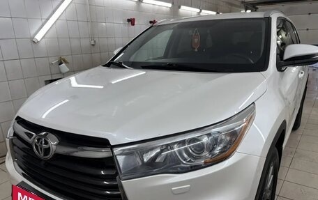 Toyota Highlander III, 2014 год, 3 050 000 рублей, 2 фотография