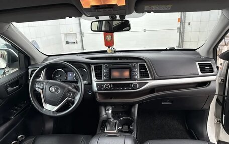 Toyota Highlander III, 2014 год, 3 050 000 рублей, 10 фотография