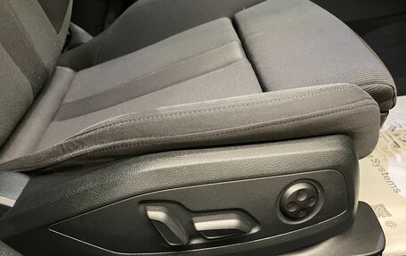 Audi A4, 2018 год, 1 950 000 рублей, 16 фотография
