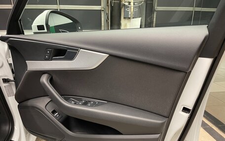 Audi A4, 2018 год, 1 950 000 рублей, 12 фотография
