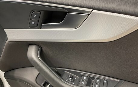 Audi A4, 2018 год, 1 950 000 рублей, 13 фотография
