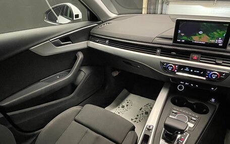 Audi A4, 2018 год, 1 950 000 рублей, 28 фотография
