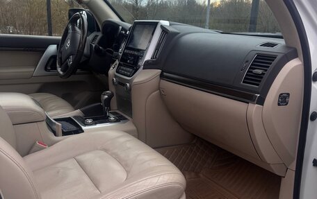 Toyota Land Cruiser 200, 2020 год, 6 700 000 рублей, 6 фотография