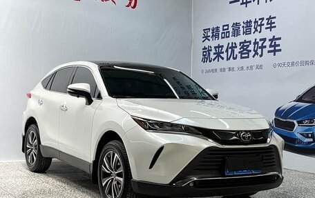 Toyota Harrier, 2023 год, 3 895 000 рублей, 3 фотография